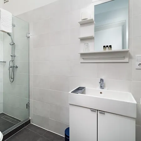 Res Budapest