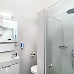 Szálloda Res